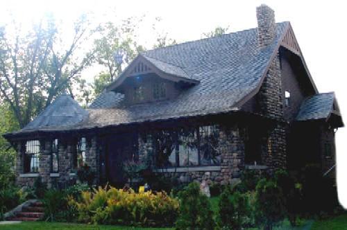 Front and north façades.