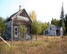 Contextual view, from the southwest, of Erinside School and Teacherage, Erinview area, 2006; Historic Resources Branch, Manitoba Culture, Heritage and Tourism, 2006