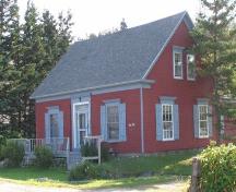 Front elevation with driveway side elevation profile, Anglican Rectory, Blandford, Nova Scotia, 2007.; Heritage Division, Nova Scotia Department of Tourism, Culture and Heritage, 2007.