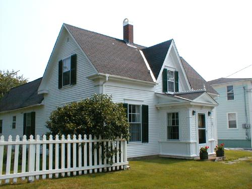 Hansen House - Contextual view
