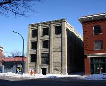 West elevation, from the southwest, of the Western Building, Winnipeg, 2006; Historic Resources Branch, Manitoba Culture, Heritage, Tourism and Sport, 2006