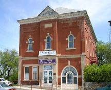 View of the primary elevation of the Boissevain Town Hall, Boissevain, 2005; Historic Resources Branch, Manitoba Culture, Heritage, Tourism and Sport, 2005