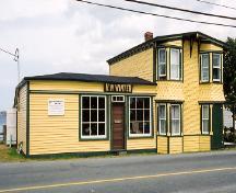 Exterior photo, main facade of Winter Home, Clarke's Beach, NL, 2004; Heritage Foundation of Newfoundland and Labrador 2004