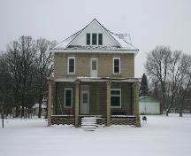 Façade principale - du sud de la résidence du pasteur de l'église presbytérienne, Emerson, 2006; Historic Resources Branch, Manitoba Culture, Heritage, Tourism and Sport, 2006
