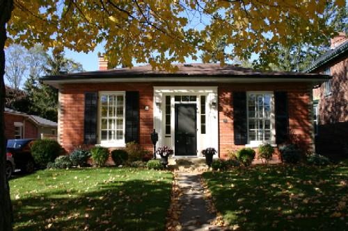 James Leslie Cottage