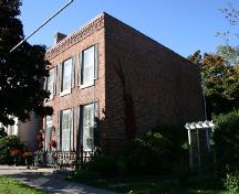 Southeast corner of front facade; Susan Schappert, 2007