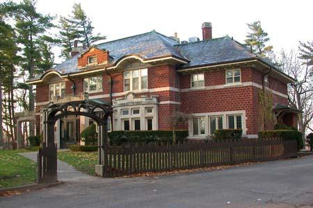 Façade and North Elevation of Glenhyrst