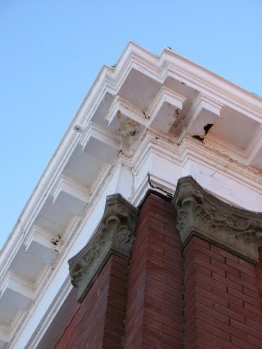 Showing entablature detail