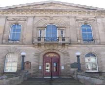 Featured is the projecting frontispiece topped by a triangular pediment.; Lindsay Benjamin, 2007.