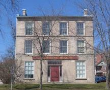 Of note are the upper storey bays and central front entrance.; Lindsay Benjamin, 2007.