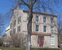 Of note are Dublin Street bays that are accented by louvered shutters.; Lindsay Benjamin, 2007.