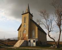 Façades principales - du sud-est de l'église presbytérienne de Ninga, Ninga, 2006; Historic Resources Branch, Manitoba Culture, Heritage, Tourism and Sport, 2006
