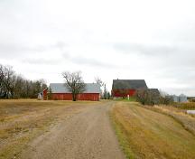 Contextual view of the Anderson Barn, Forrest area, 2005; Historic Resources Branch, Manitoba Culture, Heritage, Tourism and Sport, 2005