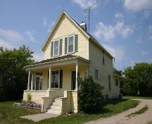 Primary elevations, from the southeast, of the Kaye House, Melita, 2005; Historic Resources Branch, Manitoba Culture, Heritage, Tourism and Sport, 2005