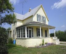Primary elevations, from the southwest, of the Kaye House, Melita, 2005; Historic Resources Branch, Manitoba Culture, Heritage, Tourism and Sport, 2005