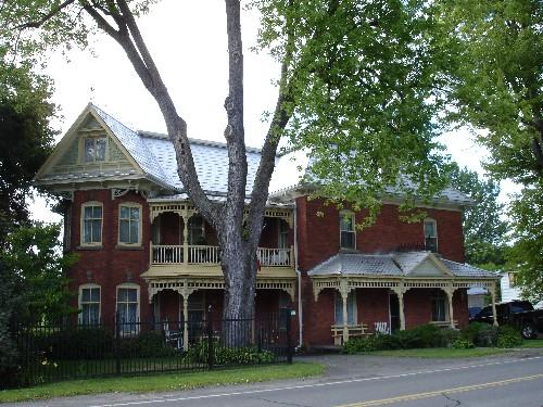 Lindsay House