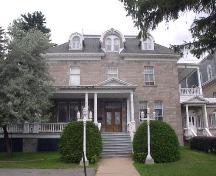 Presbytère de Sainte-Thérèse-de-Blainville; Ministère de la Culture, des Communications et de la Condition féminine, Jean-François Rodrigue, 2004