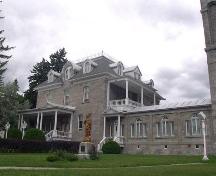 Presbytère de Sainte-Thérèse-de-Blainville; Ministère de la Culture, des Communications et de la Condition féminine, Jean-François Rodrigue, 2004