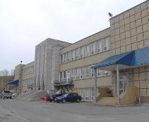 La façade avant de la garderie Mont Ste-Marie, prise du côté droit; Madawaska Historical Society