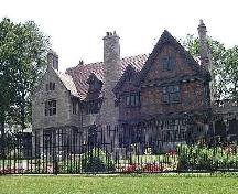 Grand Edwardian manor house in Tudor Revival style.; City of Windsor, Nancy Morand