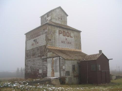 Fleming Grain Elevator view from south west, 2005