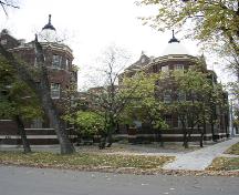 Primary elevations, from the north, of the DeBary Apartments, Winnipeg, 2007; Historic Resources Branch, Manitoba Culture, Heritage, Tourism and Sport, 2007