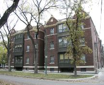 Secondary elevation, from the northwest, of the DeBary Apartments, Winnipeg, 2007; Historic Resources Branch, Manitoba Culture, Heritage, Tourism and Sport, 2007