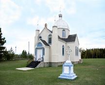 Primary elevations, from the southwest, of the New St. Elias Ukrainian Orthodox Church, Sundown area, 2007; Historic Resources Branch, Manitoba Culture, Heritage, Tourism and Sport, 2007