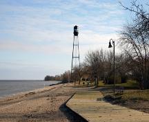 Contextual view, from the north, of the Winnipeg Beach Canadian Pacific Railway Water Tower, Winnipeg Beach, 2006; Historic Resources Branch, Manitoba Culture, Heritage, Tourism and Sport, 2006