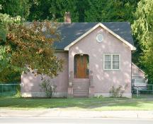 Exterior view of the Hoffman House, 2005; District of Pitt Meadows, 2005