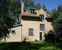 Vue de la façade est de la maison Rodmond Roblin, région de Carman, 2004; Historic Resources Branch, Manitoba Culture, Heritage, Tourism and Sport, 2004