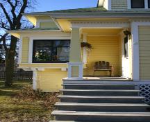 View of the front entrance porch of the Jonasson House, Gimli, 2005; Historic Resources Branch, Manitoba Culture, Heritage, Tourism and Sport, 2005