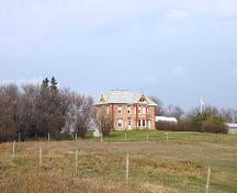 Contextual view of the Shaver House, Killarney area, 2005; Historic Resources Branch, Manitoba Culture, Heritage, Tourism and Sport, 2005