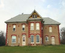 Primary elevations, from the south, of the Shaver House, Killarney area, 2005; Historic Resources Branch, Manitoba Culture, Heritage, Tourism and Sport, 2005