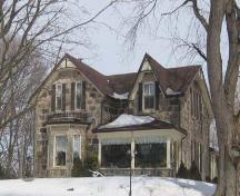 West façade of 7053 First Line depicting the squared fieldstone walls, 2007.; Lindsay Benjamin, 2007.