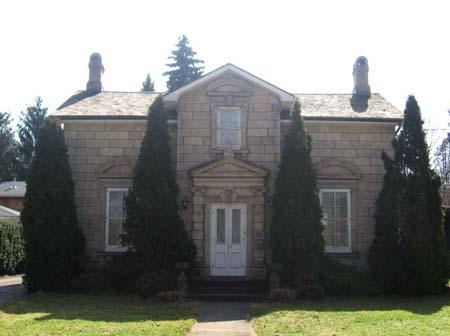 Façade of the Bell-Carlton House, 2007
