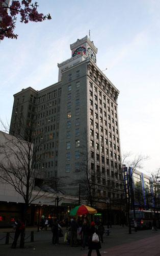 Oblique view looking south