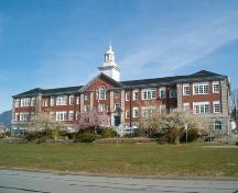 Exterior view of Queen Mary School, 2004; City of North Vancouver, 2004