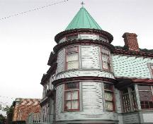Cette photographie montre la tour conique avec un fleuron, 2005; City of Saint John