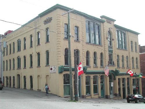 Ritchie Building - Contextual view