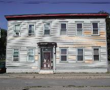 Cette photograpgie montre la façade avant de l'édifice, 2005; City of Saint John