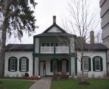 West Facade of the Erb-Kumpf House, 2007.; Lindsay Benjamin, 2007.