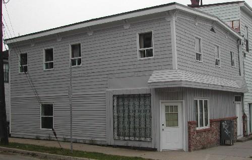 William F. Robson Residence - Contextual view