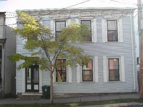 Knowles Residence - Contextual view
