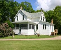 Primary elevations, from the southeast, of the Speer House, Oakbank area, 2005; Historic Resources Branch, Manitoba Culture, Heritage, Tourism and Sport, 2005