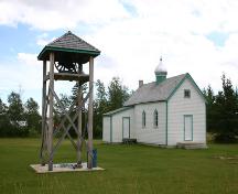 Vue d'ensemble - du nord-ouest de l'église catholique ukrainienne St. Mary's, Dnister, 2006; Historic Resources Branch, Manitoba Culture, Heritage, Tourism and Sport, 2006