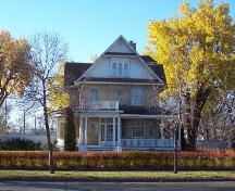 Main elevation of the McKenzie House, Brandon 2004; Historic Resources Branch, Manitoba Culture, Heritage, Tourism and Sport, 2005