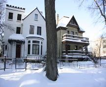 Contextual view, from the southeast, of the J.W. Harris House (right), Winnipeg, 2007; Historic Resources Branch, Manitoba Culture, Heritage, Tourism and Sport, 2007