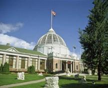 General view of the Horticulture Building, 1996.; Agence Parks Canada/ Parks Canada Agency, B. Morin, 1996.