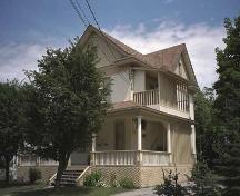 Exterior view of the W.J. Marshall House, 2003; City of Kelowna, 2003
